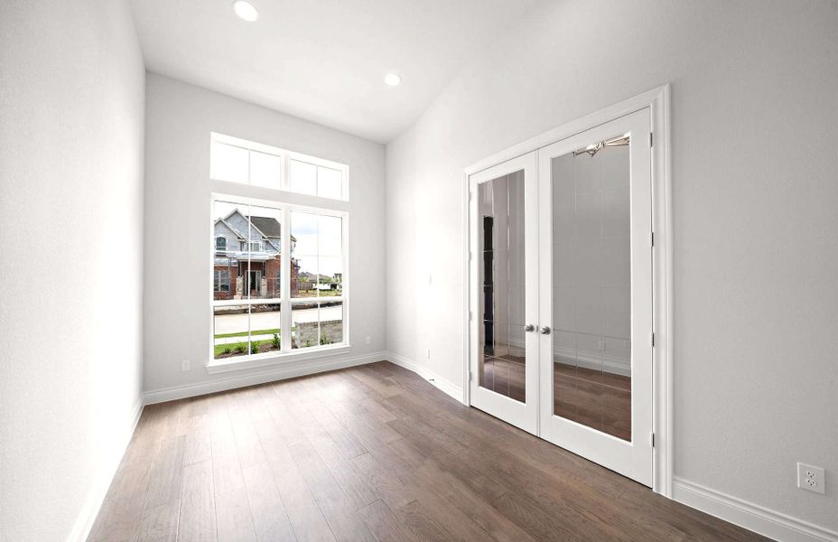 Spacious, unfurnished interior of a new home in Bridgeland 60′, Cypress (Image 19).