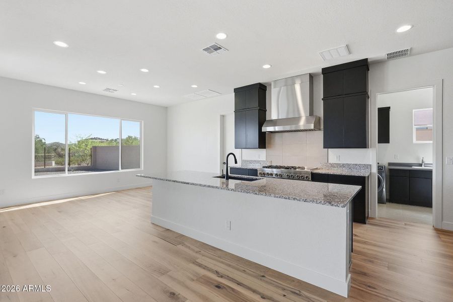 022_ListerPros (1) 022_ListerPros (1)