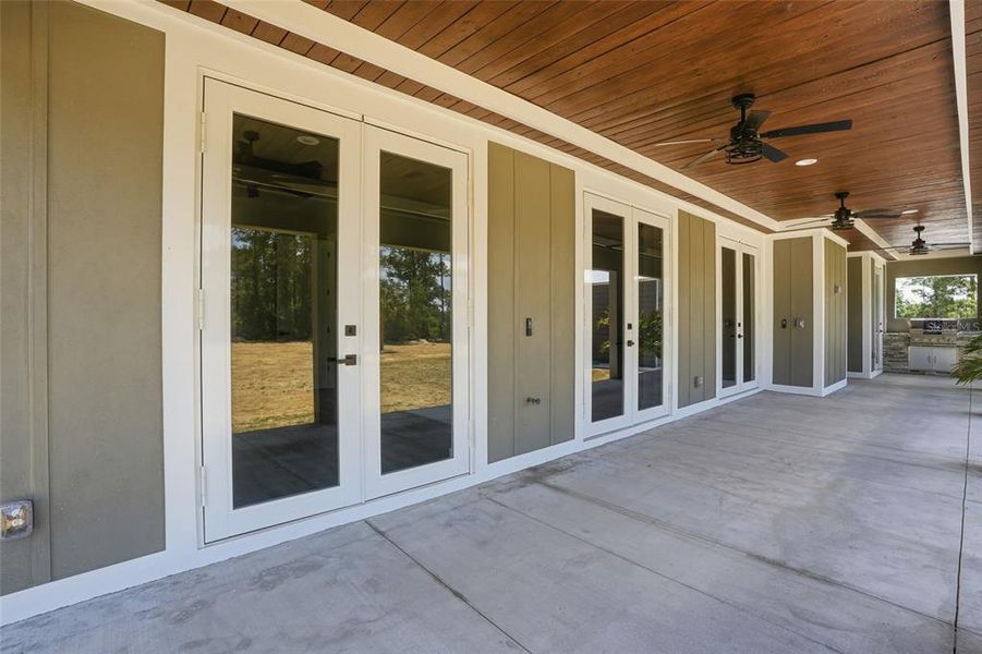 Exterior details and patio area of a home in , Labelle (Image 22).
