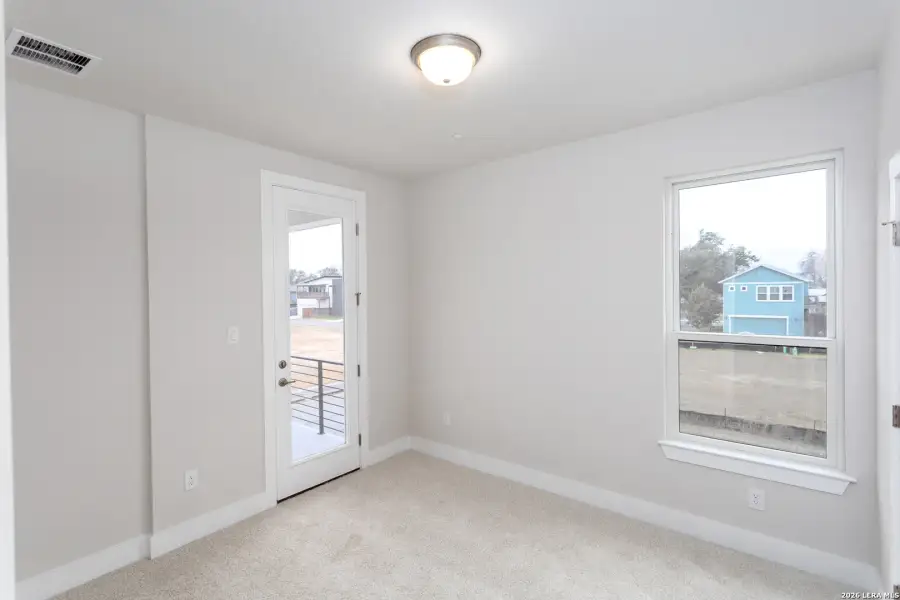 Spacious, unfurnished interior of a new home in , San Antonio (Image 26).