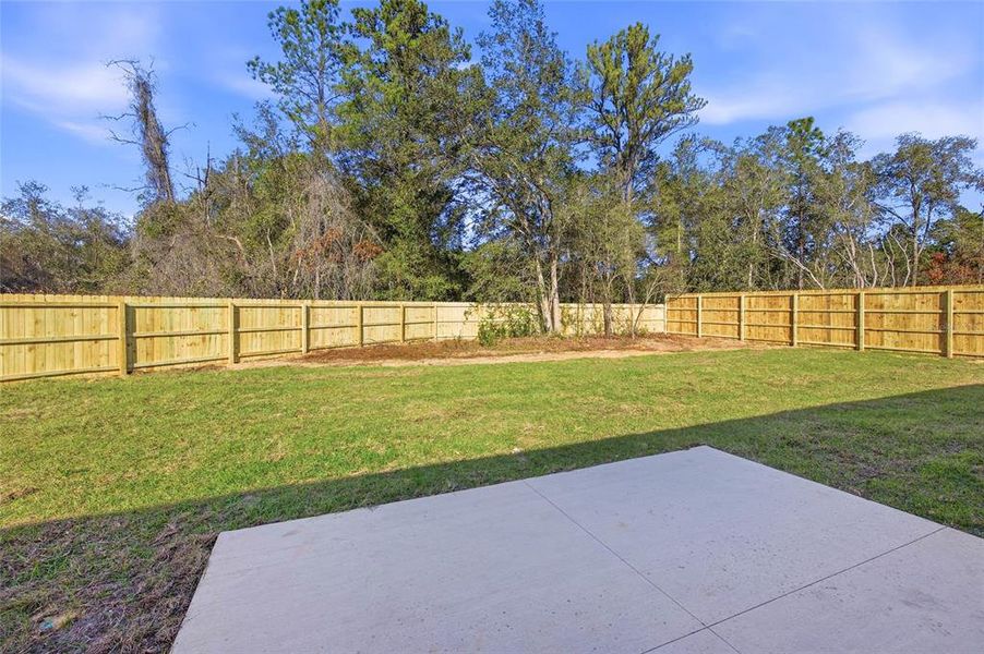 Exterior details and patio area of a home in , Citrus Springs (Image 20).