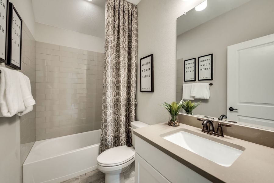 Representative furnished interior of a home built from the Harvard by Pulte Homes in Wellington, Fort Worth (Image 30).