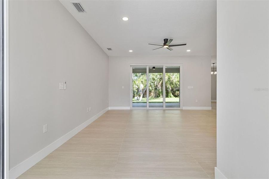 Spacious, unfurnished interior of a new home in , Port Charlotte (Image 22).