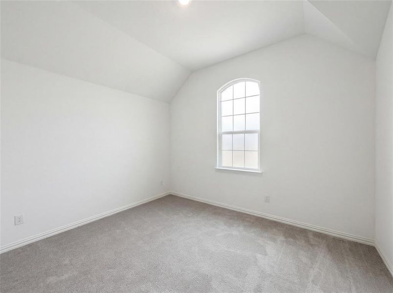 Spacious, unfurnished interior of a new home in Shaded Tree, McKinney (Image 14).