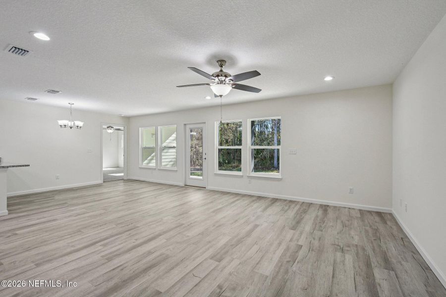 Spacious, unfurnished interior of a new home in , Middleburg (Image 52).