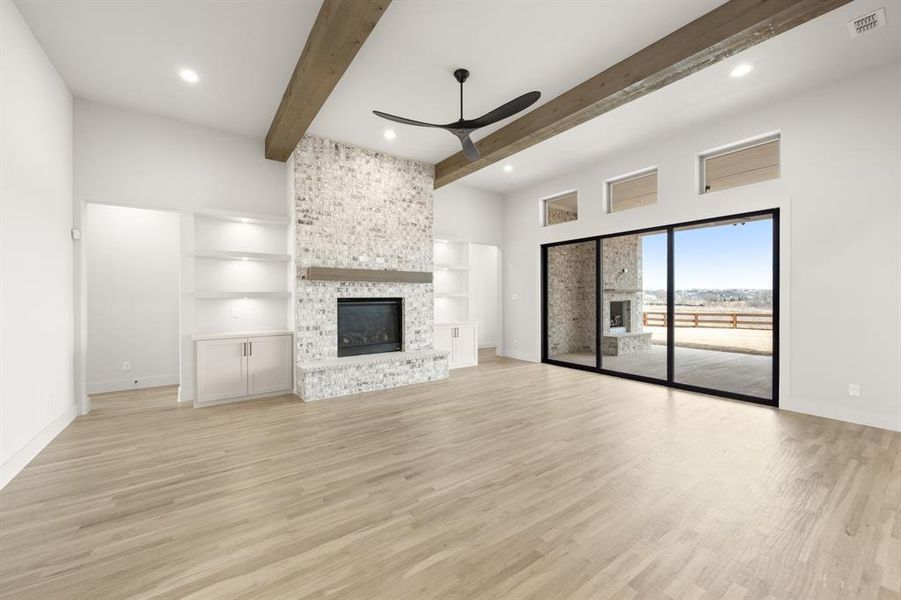 1849 Sutherland Crescent- Living Room-1