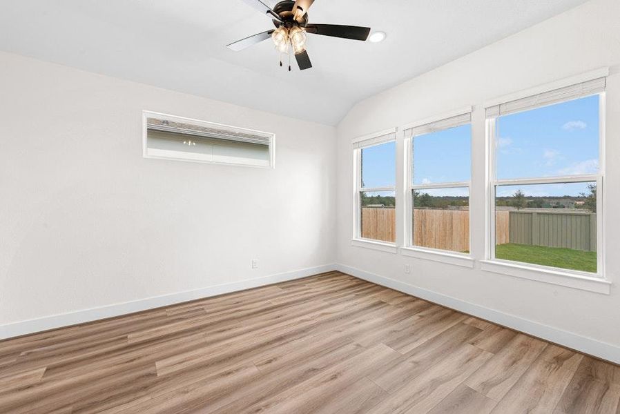 Spacious, unfurnished interior of a new home in Santa Rita Ranch, Liberty Hill (Image 17).