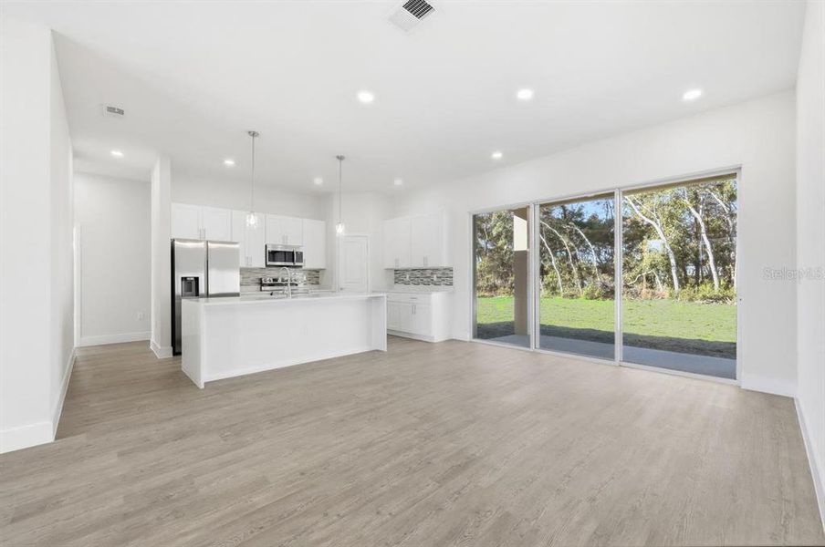 Spacious, unfurnished interior of a new home in , Ocala (Image 32).