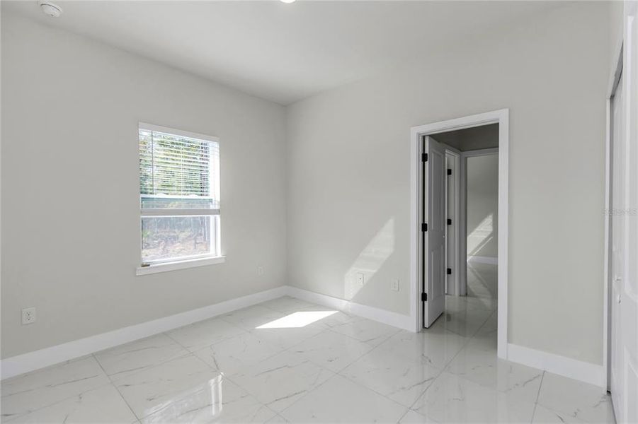 Spacious, unfurnished interior of a new home in , Ocala (Image 18).