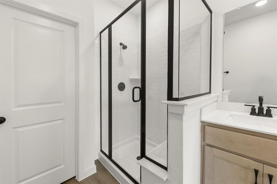 19. 831 Pedernales - Bath (3)