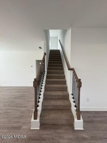 Spacious, unfurnished interior of a new home in Robins Estates, Warner Robins (Image 9).