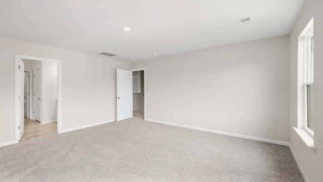 Spacious, unfurnished interior of a new home in Spring Ridge, Anderson (Image 34).