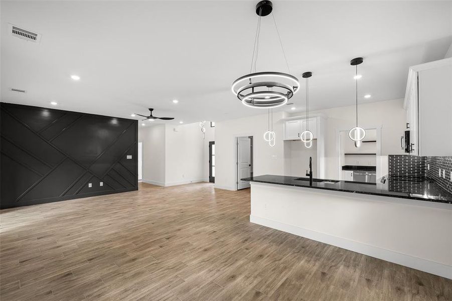 Furnished interior view inside a new home in , Granbury (Image 7).