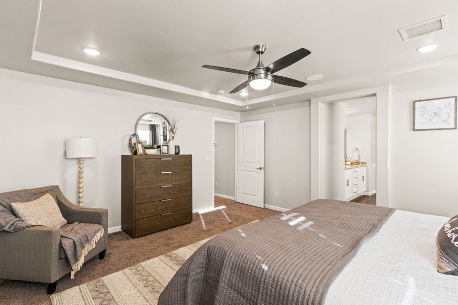 Representative furnished interior of a home built from the Timberon I by Hakes Brothers in Hillside Park, El Paso (Image 34).