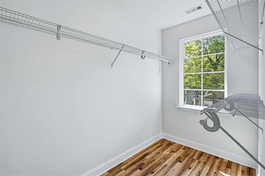 Spacious, unfurnished interior of a new home in , Atlanta (Image 11).