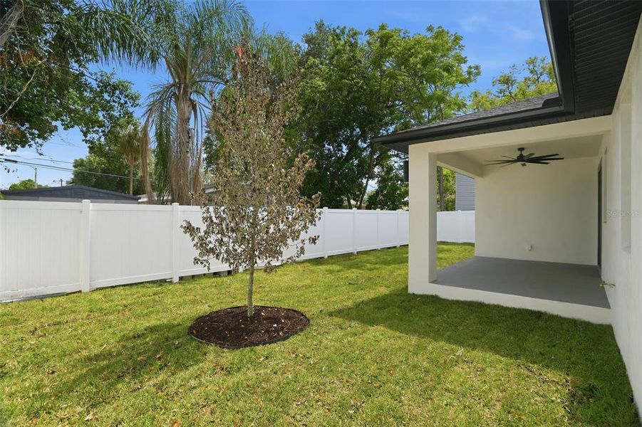 Exterior details and patio area of a home in , Tampa (Image 29).