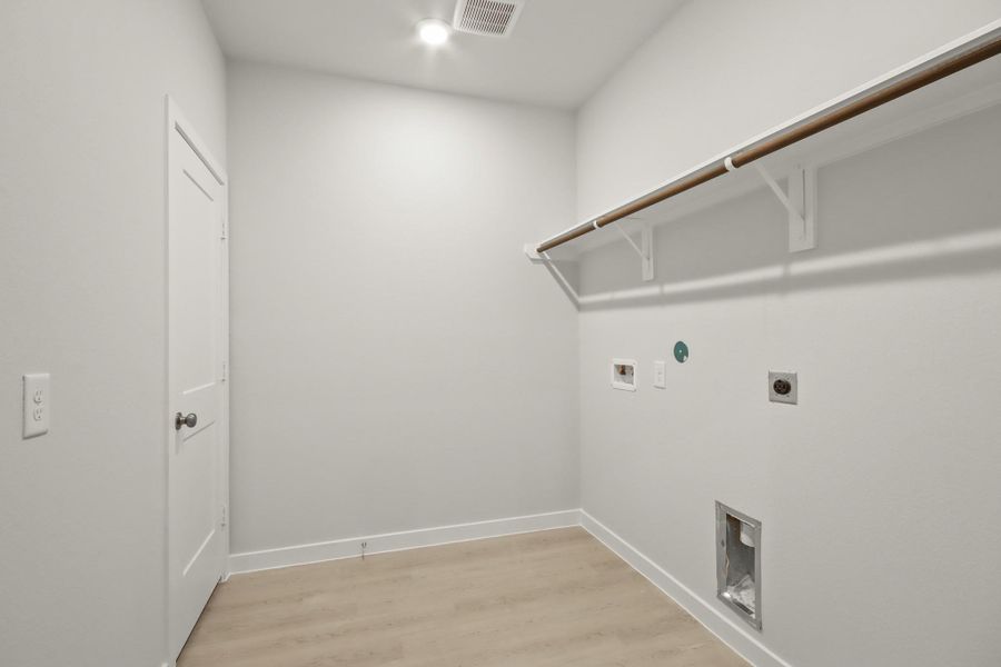 Spacious, unfurnished interior of a new home in Maple Woods, Hockley (Image 12).