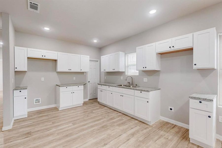 Furnished interior view inside a new home in , Dallas (Image 8).