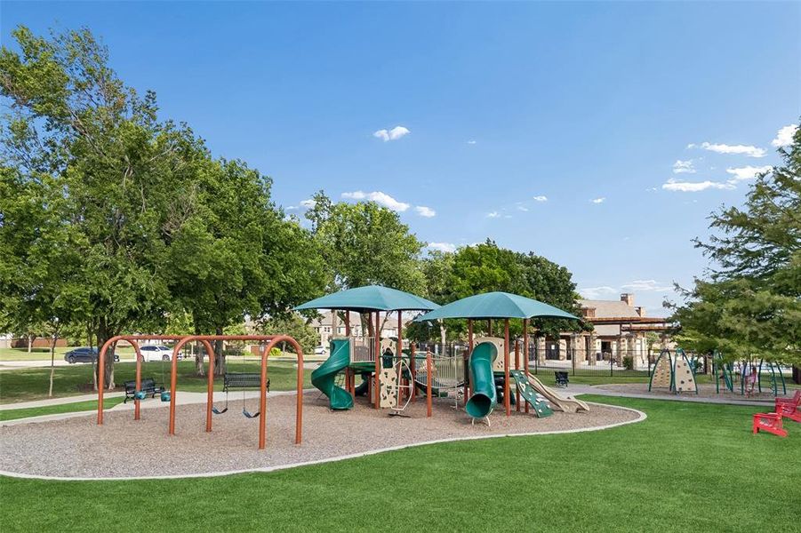 Community amenities in Devonshire, Forney (Image 28).