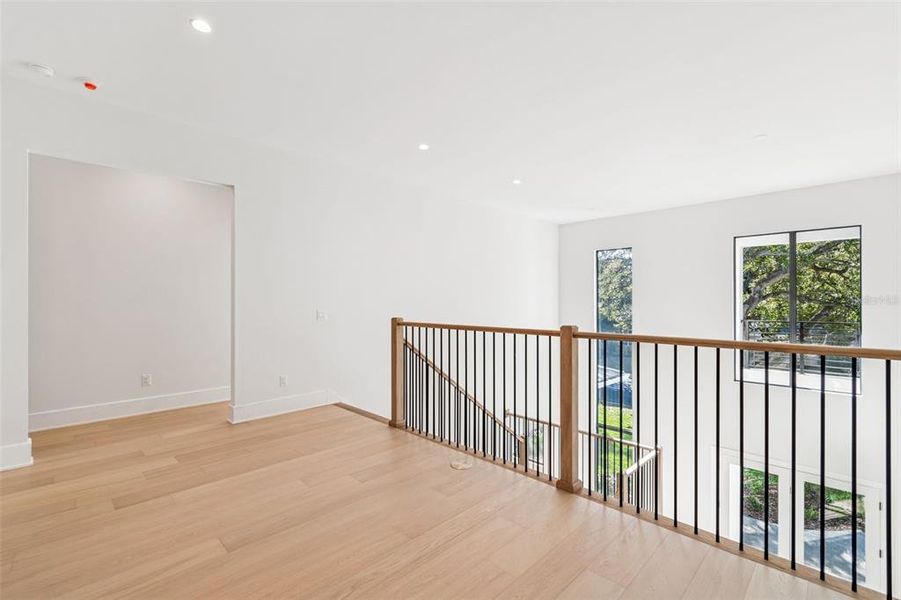 Spacious, unfurnished interior of a new home in , Tampa (Image 50).