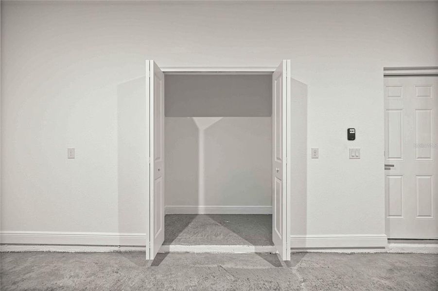 Spacious, unfurnished interior of a new home in , Ocala (Image 34).