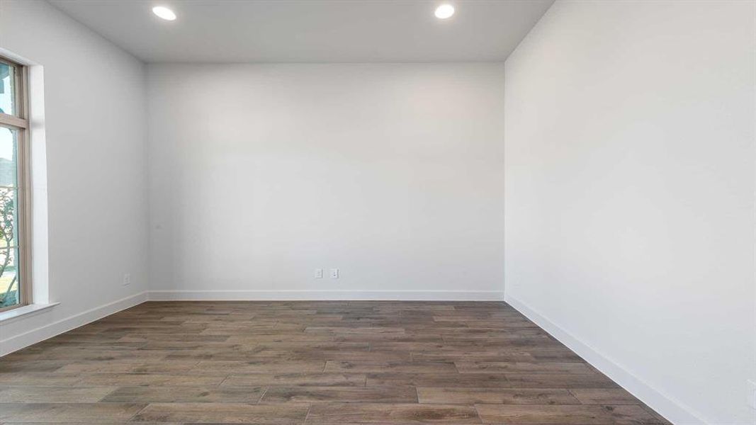 Spacious, unfurnished interior of a new home in Trinity Falls 50', McKinney (Image 25).