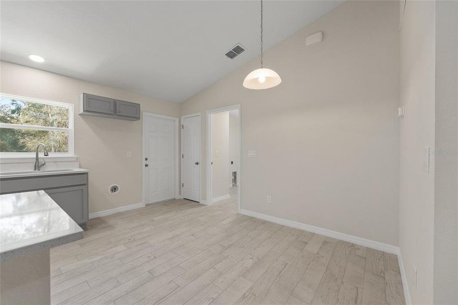 Spacious, unfurnished interior of a new home in , Ocala (Image 29).