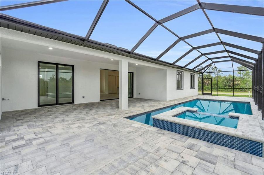 Exterior details and patio area of a home in , Port Charlotte (Image 18).