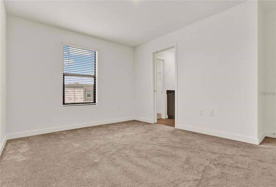 Spacious, unfurnished interior of a new home in , Kissimmee (Image 16).