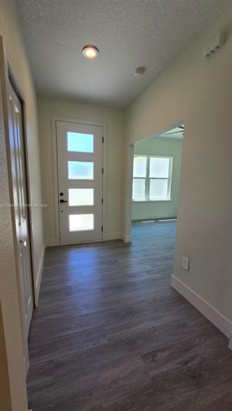 Spacious, unfurnished interior of a new home in , Palm Bay (Image 10).