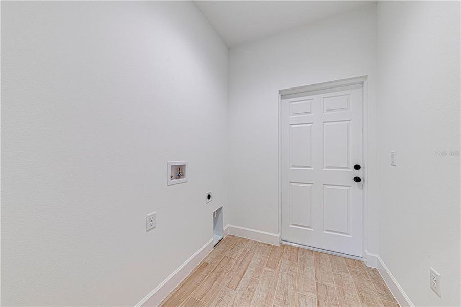 Spacious, unfurnished interior of a new home in , Ocklawaha (Image 35).