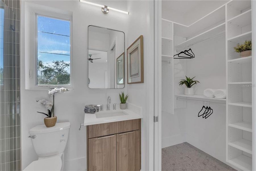 Furnished interior view inside a new home in , Sarasota (Image 41).
