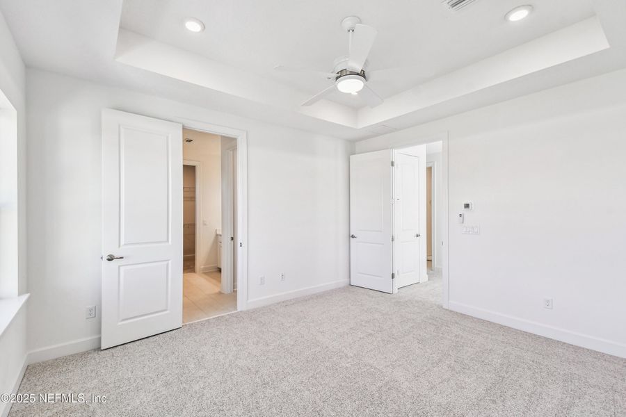 Spacious, unfurnished interior of a new home in Seven Pines 40' Front Entry, Jacksonville (Image 21).