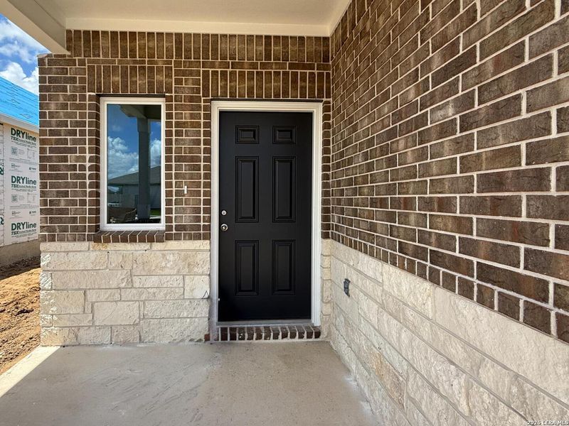 Exterior details and patio area of a home in Hennersby Hollow, San Antonio (Image 2). Exterior details and patio area of a home in Hennersby Hollow, San Antonio (Image 2).