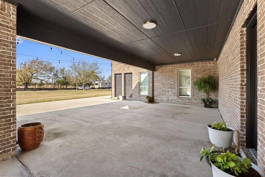 Exterior details and patio area of a home in , Royse City (Image 26).