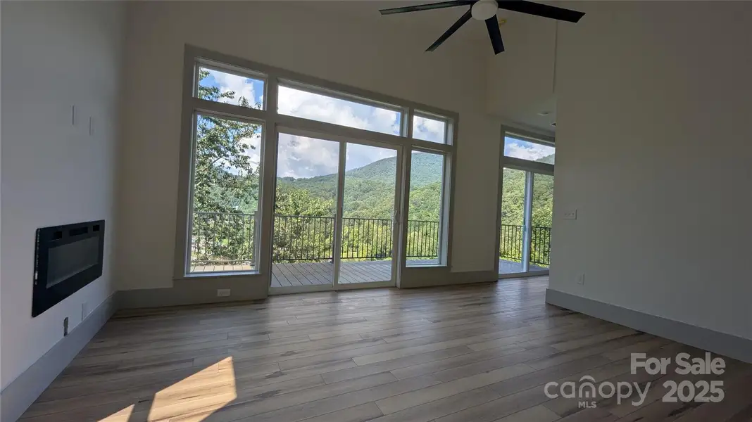 Spacious, unfurnished interior of a new home in , Waynesville (Image 9).