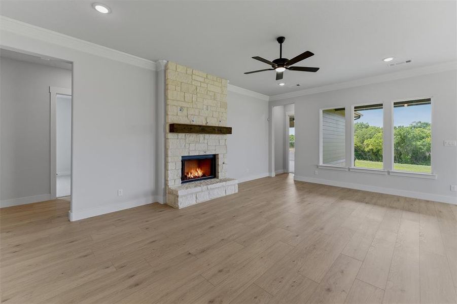 Spacious, unfurnished interior of a new home in Eagle Ridge Estates, Weatherford (Image 22).