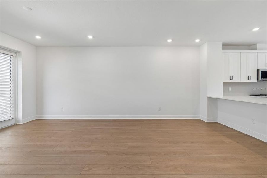 Spacious, unfurnished interior of a new home in SeaFlower, Bradenton (Image 24).