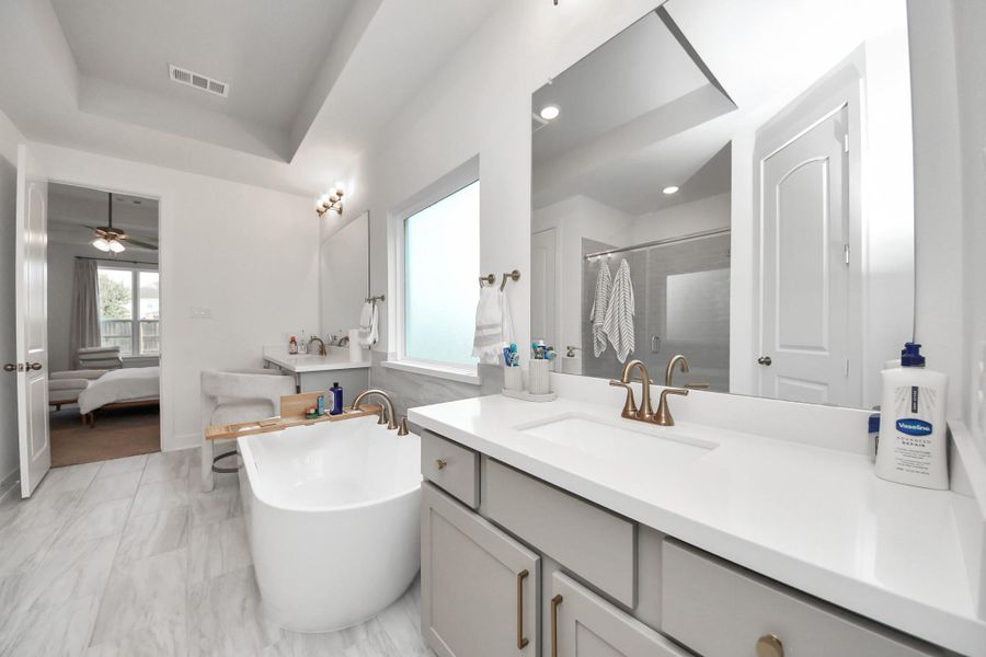 Furnished interior view inside a new home in Candela, Richmond (Image 35).