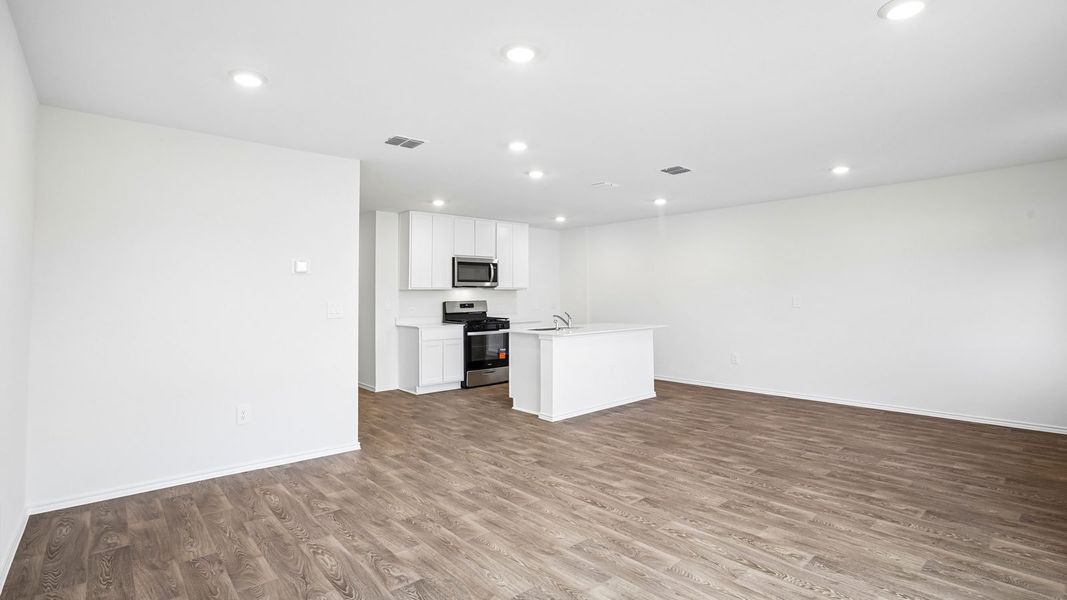 Spacious, unfurnished interior of a new home in Talavera, Kyle (Image 16).