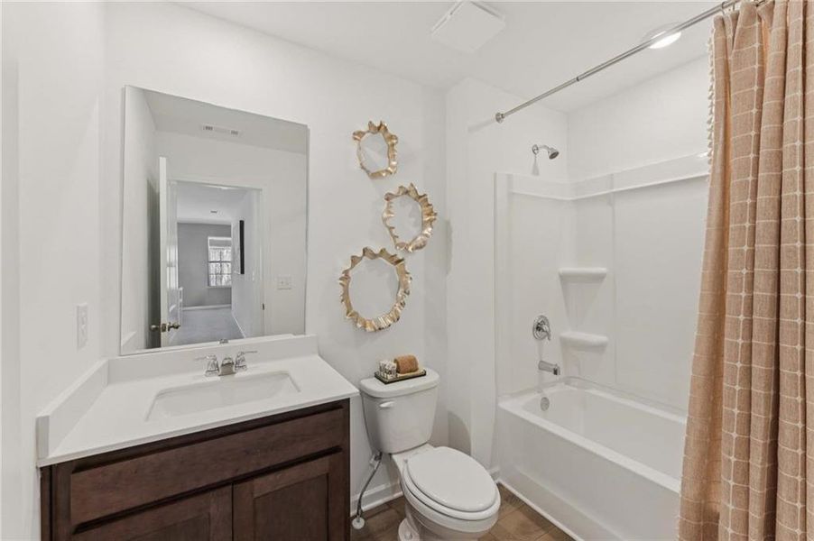 Furnished interior view inside a new home in , Dallas (Image 9).