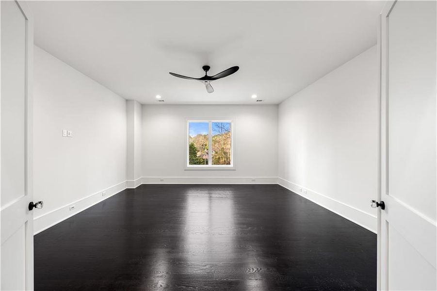 Spacious, unfurnished interior of a new home in , Sandy Springs (Image 85).