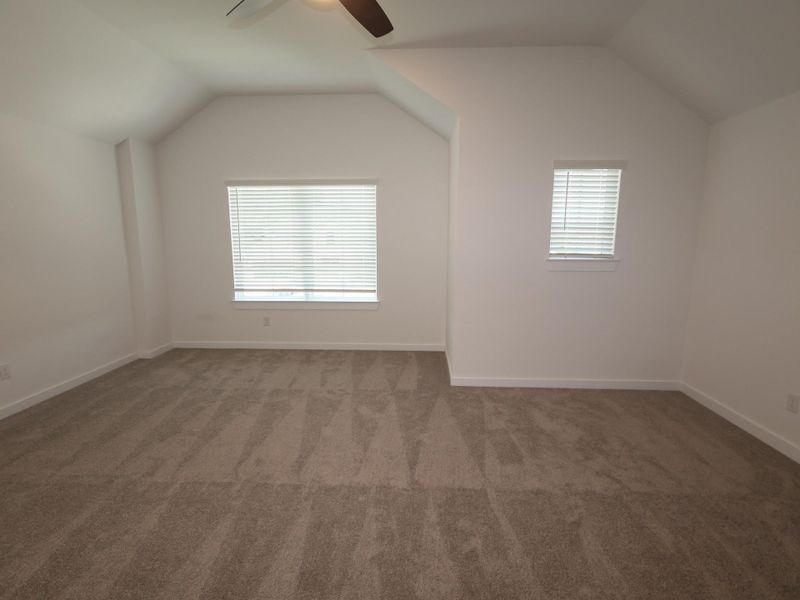 Spacious, unfurnished interior of a new home in Summerview, Fulshear (Image 22).