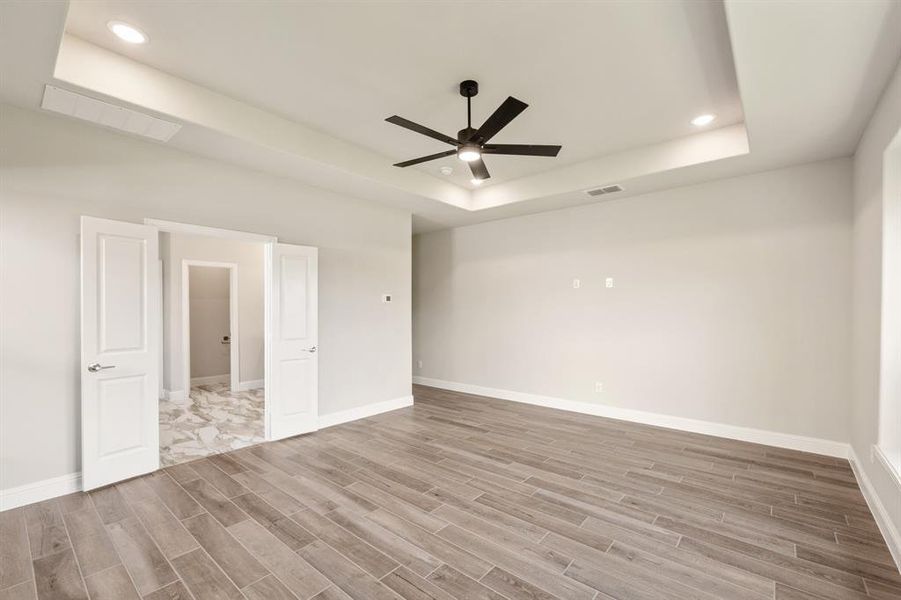 Spacious, unfurnished interior of a new home in Sonoma Verde, McLendon-Chisholm (Image 31).