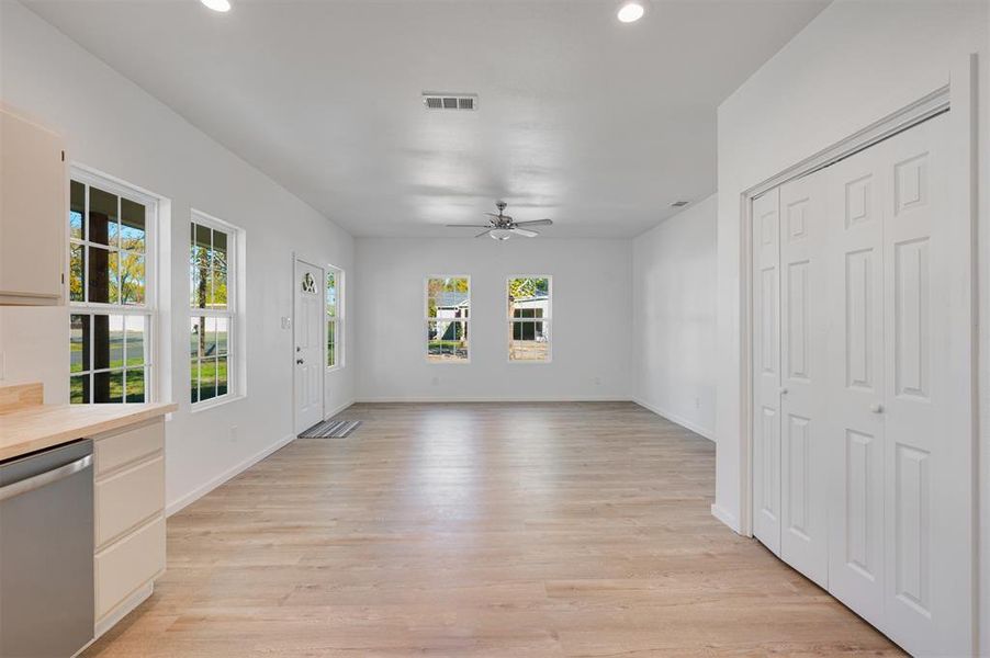 Spacious, unfurnished interior of a new home in , Cooper (Image 14).