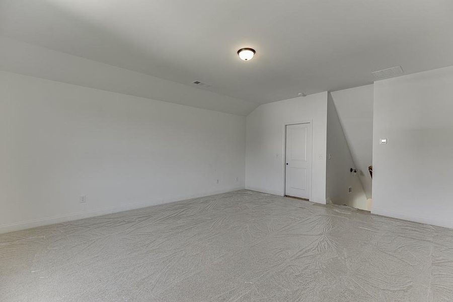 Spacious, unfurnished interior of a new home in , Jefferson (Image 34).