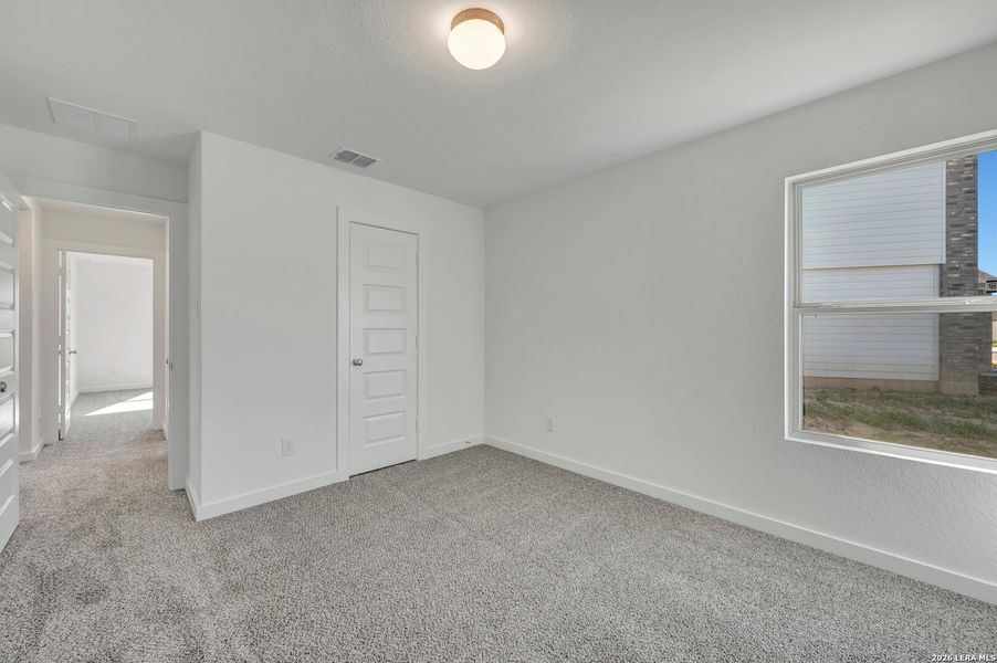 Spacious, unfurnished interior of a new home in Cinco Lakes, San Antonio (Image 17). Spacious, unfurnished interior of a new home in Cinco Lakes, San Antonio (Image 17).