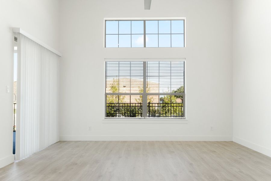 Spacious, unfurnished interior of a new home in Cottonwood Creek, Rowlett (Image 15).