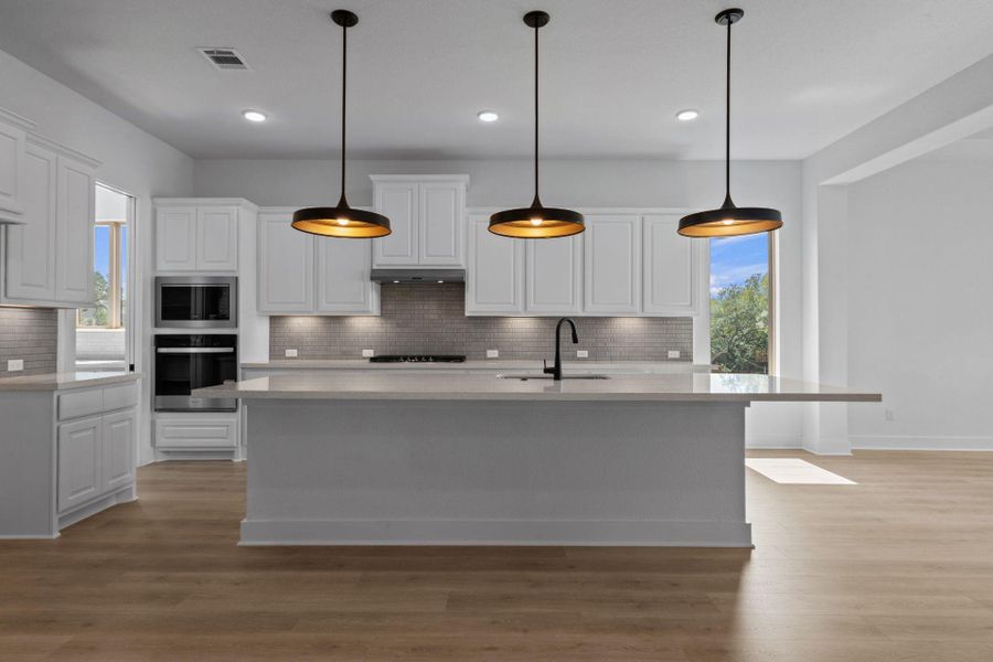 Gorgeous Open Concept Kitchen