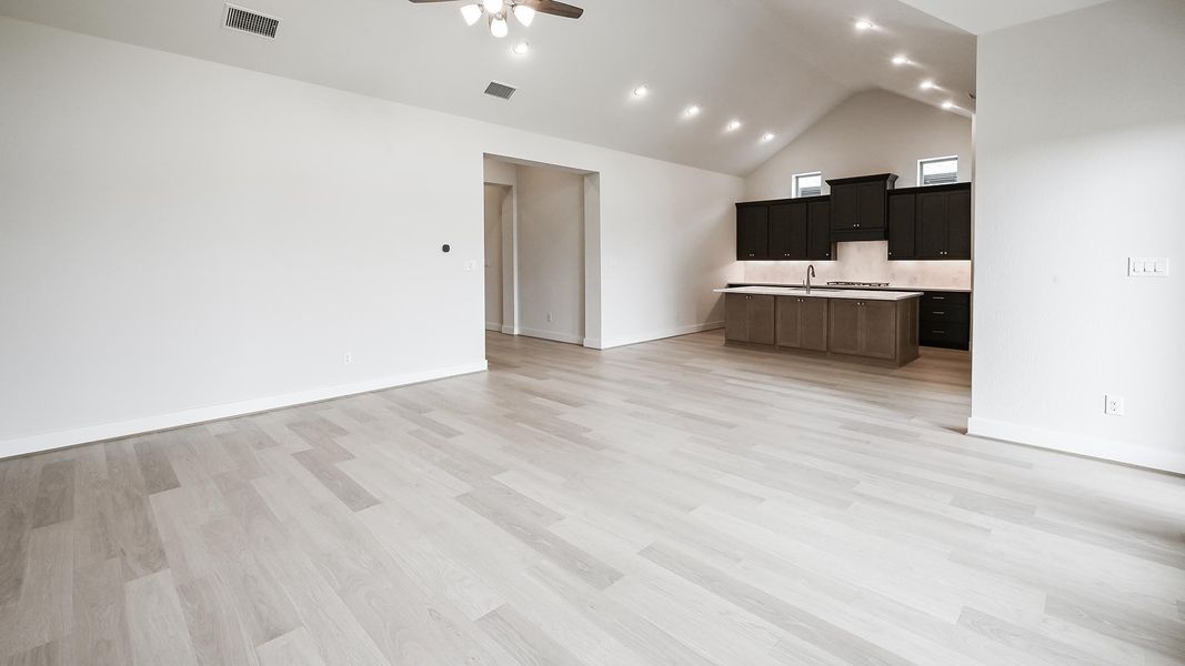 Spacious, unfurnished interior of a new home in Juniper Springs, Lockhart (Image 19).